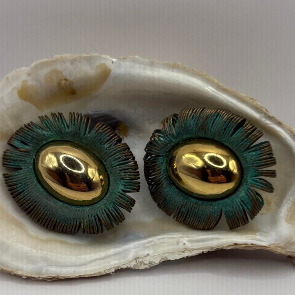 MCM Vtg Green & gold earrings with gold tone centers patina floral wired loop